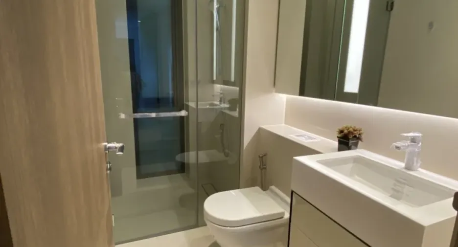 Condo en venta y en alquiler de 2 habitaciones en Watthana, Bangkok