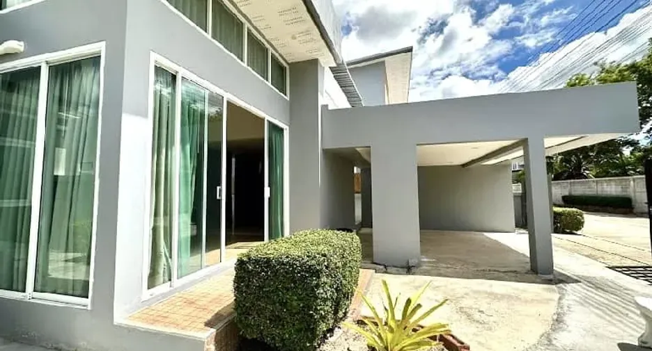 For rent 3 bedrooms villa in Hua Hin, Prachuap Khiri Khan