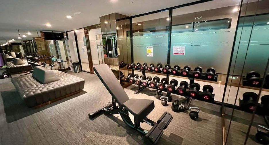 For sale 1 bed condo in Khlong Toei, Bangkok