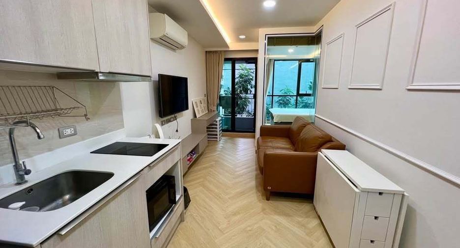 For sale 1 bed condo in Khlong Toei, Bangkok