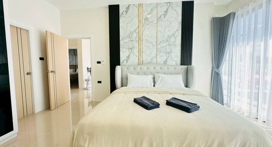 For rent 3 bedrooms villa in Bang Lamung, Chonburi