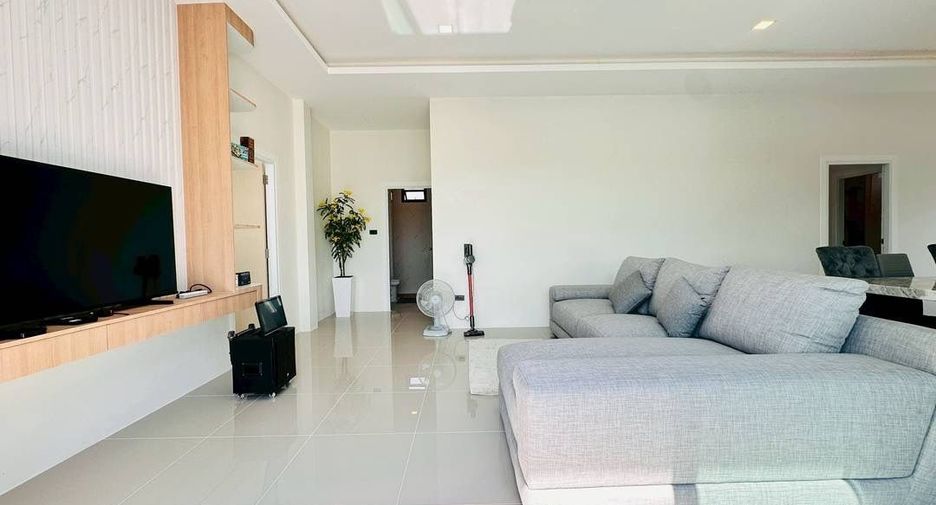 For rent 3 bedrooms villa in Bang Lamung, Chonburi