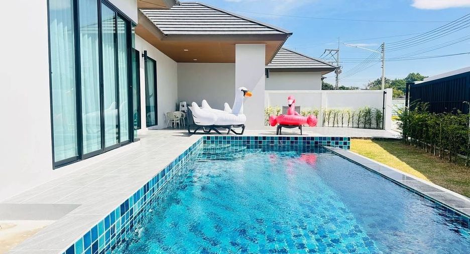 For rent 3 bedrooms villa in Bang Lamung, Chonburi