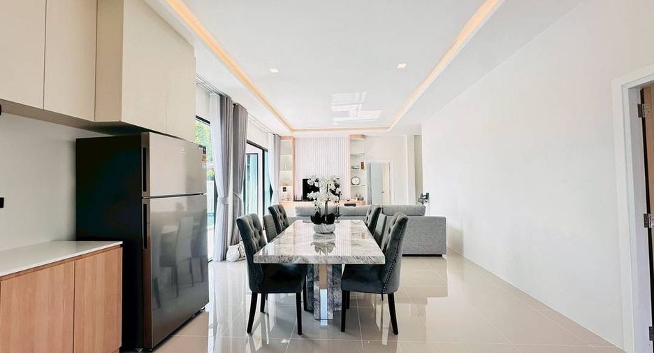 For rent 3 bedrooms villa in Bang Lamung, Chonburi