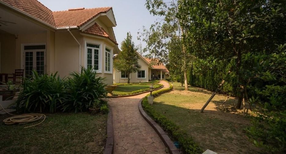 For sale 9 bedrooms villa in Saraphi, Chiang Mai