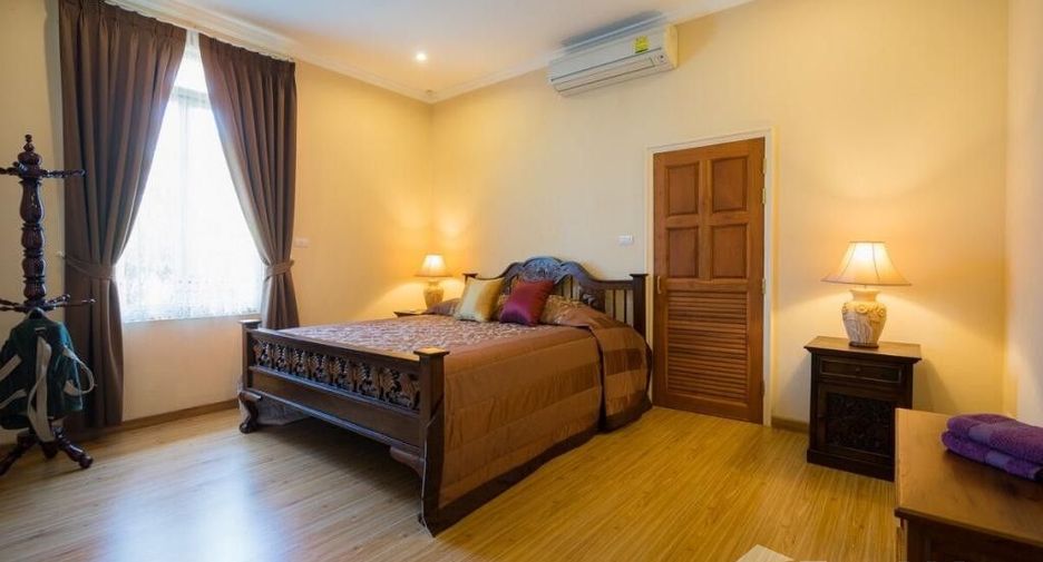 For sale 9 bedrooms villa in Saraphi, Chiang Mai