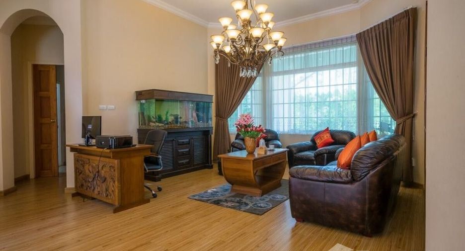 For sale 9 bedrooms villa in Saraphi, Chiang Mai