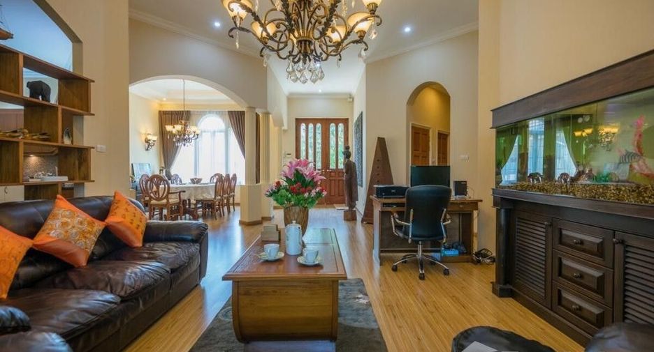 For sale 9 bedrooms villa in Saraphi, Chiang Mai