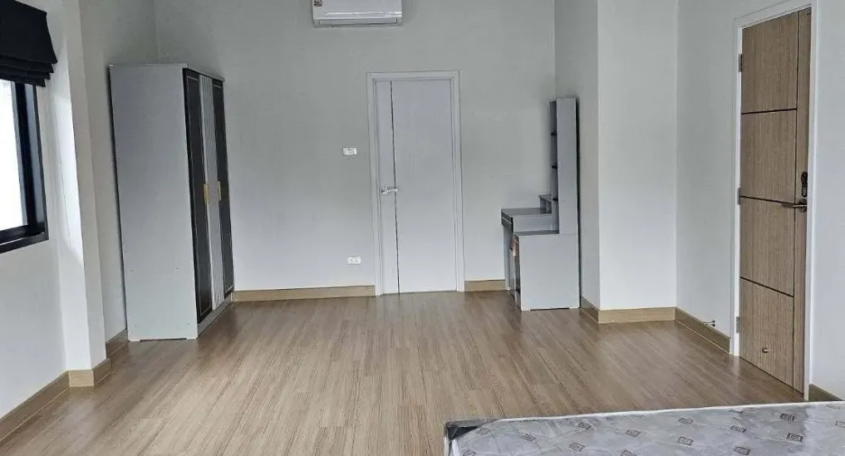 Casa en alquiler de 3 habitaciones en Saraphi, Chiang Mai