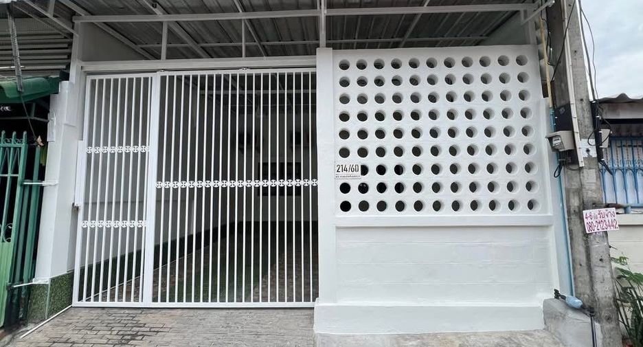 À vendre et à louer 2 chambres maison de ville à Bang Lamung, Chonburi