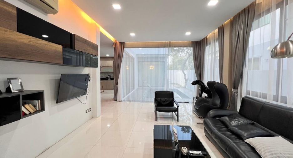 For rent 3 bedrooms villa in Mueang Chiang Mai, Chiang Mai