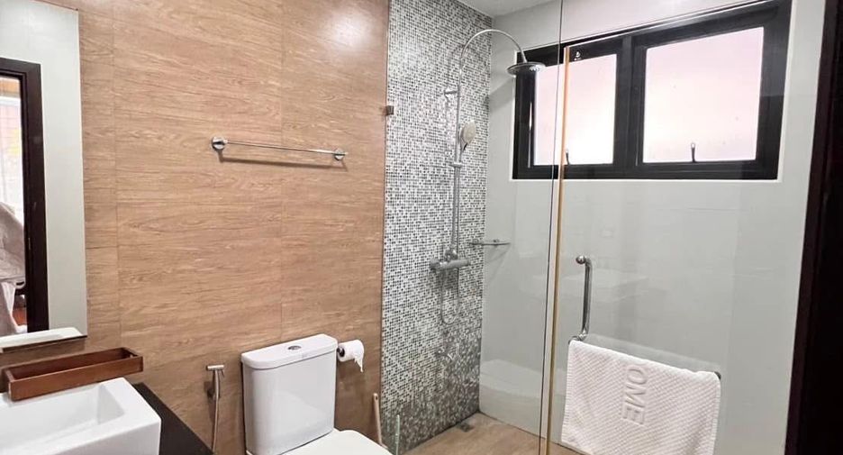 For rent 3 bedrooms villa in Mueang Chiang Mai, Chiang Mai