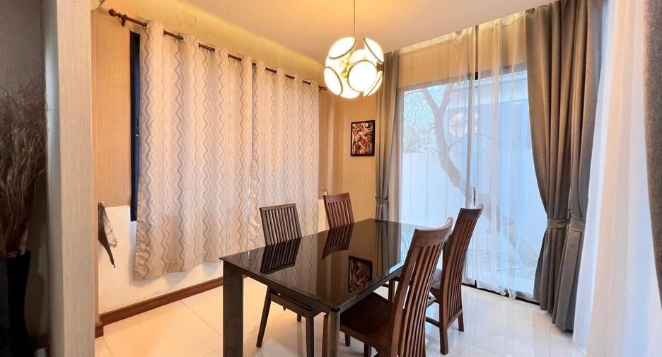 For rent 3 bedrooms villa in Mueang Chiang Mai, Chiang Mai