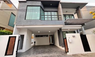 For rent 3 bedrooms villa in Mueang Chiang Mai, Chiang Mai