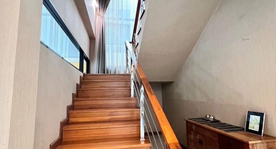 For rent 3 bedrooms villa in Mueang Chiang Mai, Chiang Mai