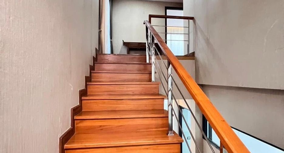 For rent 3 bedrooms villa in Mueang Chiang Mai, Chiang Mai