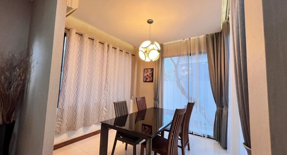 For rent 3 bedrooms villa in Mueang Chiang Mai, Chiang Mai