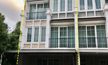 For sale 4 bedrooms townhouse in Bueng Kum, Bangkok