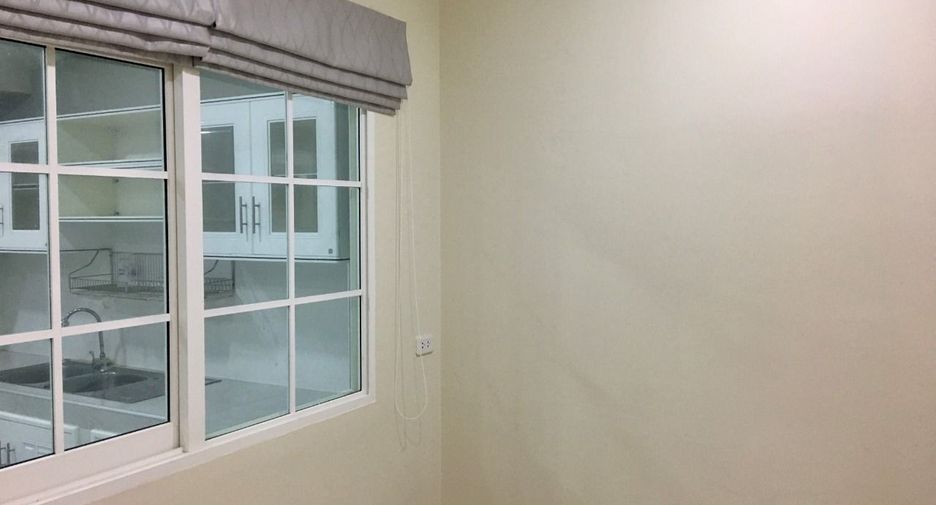 For sale 4 bedrooms townhouse in Bueng Kum, Bangkok