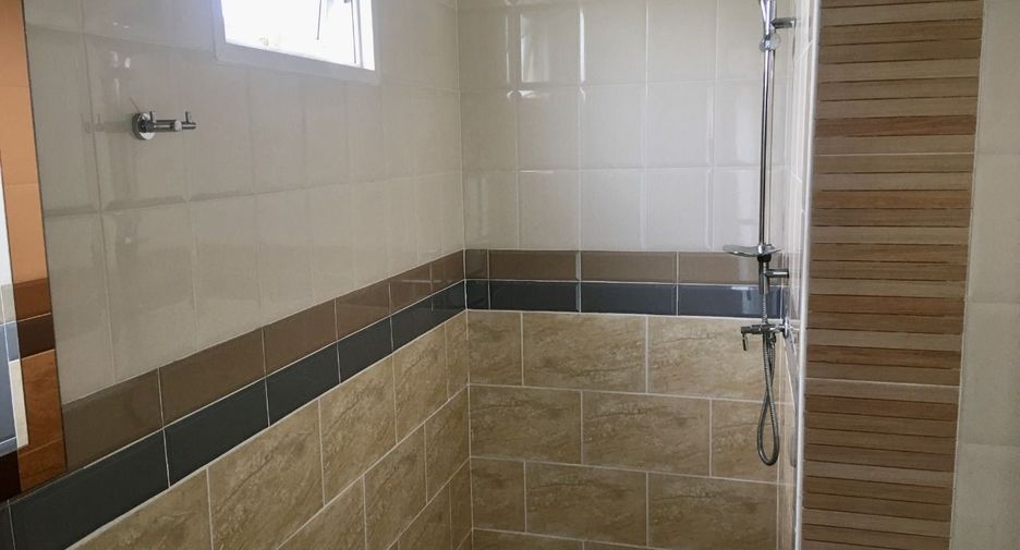 For sale 4 bedrooms townhouse in Bueng Kum, Bangkok