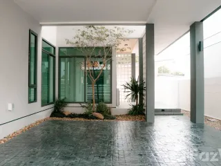 For sale 3 bedrooms house in Saraphi, Chiang Mai