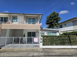 For Rent 4 Bedroom Townhouse In Mueang Chiang Mai