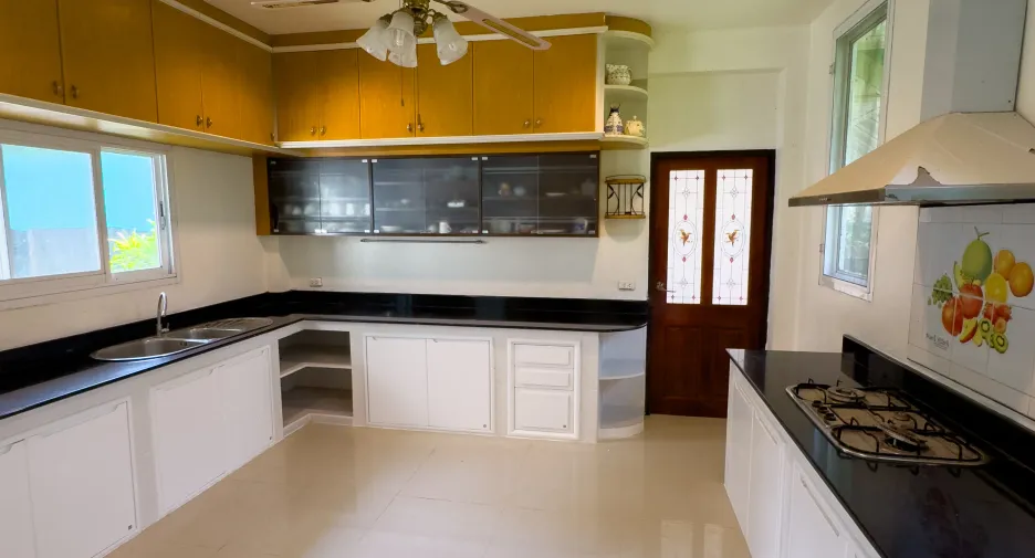 For sale そして for rent 7 ベッドルーム house in Mueang Chiang Rai, Chiang Rai