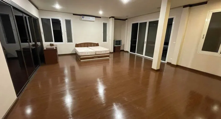For sale そして for rent 7 ベッドルーム house in Mueang Chiang Rai, Chiang Rai