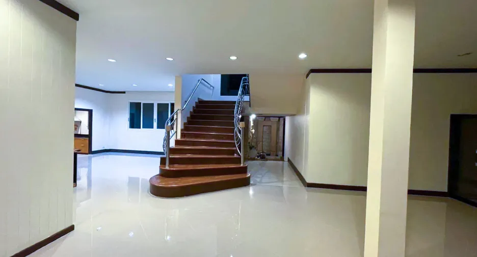 For sale そして for rent 7 ベッドルーム house in Mueang Chiang Rai, Chiang Rai