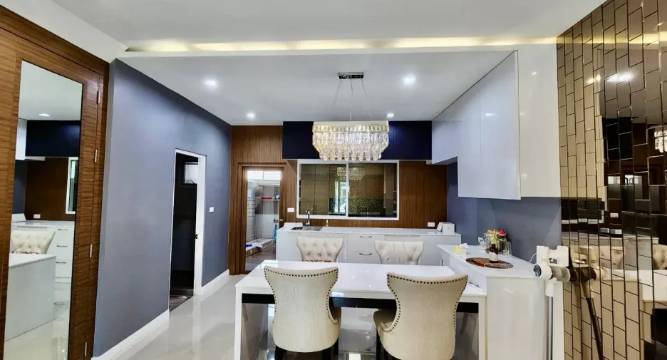 For sale 3 bedrooms townhouse in Rat Burana, Bangkok