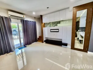 For sale 3 bedrooms townhouse in Rat Burana, Bangkok