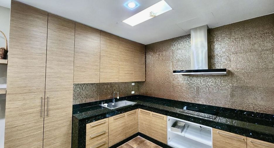 Reihenhaus zum Kauf mit 3 Zimmer in Rat Burana, Bangkok