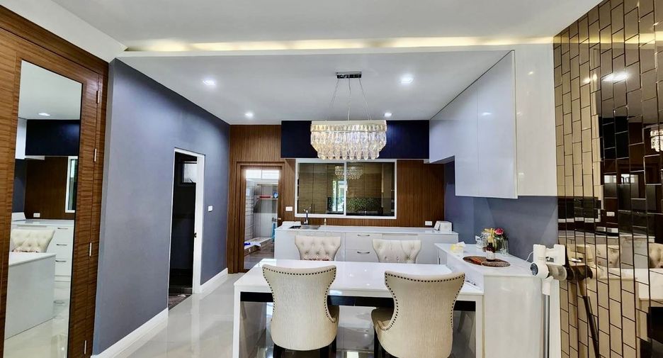 Reihenhaus zum Kauf mit 3 Zimmer in Rat Burana, Bangkok
