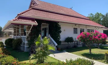 出售 4 卧室 独立屋 在 Thap Sakae, 班武里府