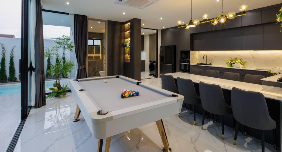 For sale and for rent 4 bedrooms villa in Mueang Chiang Mai, Chiang Mai