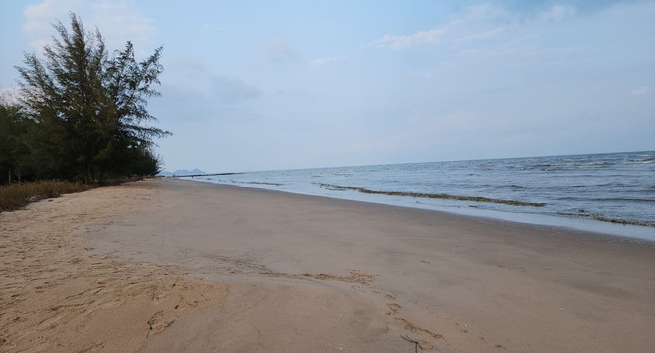 For sale 3 bedrooms house in Mueang Prachuap Khiri Khan, Prachuap Khiri Khan