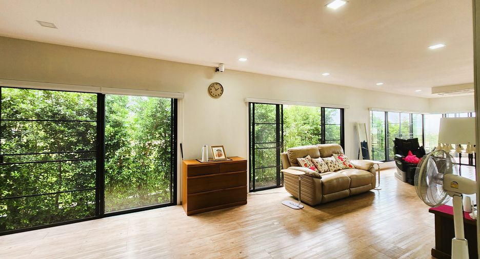 For sale 3 bedrooms house in Mueang Prachuap Khiri Khan, Prachuap Khiri Khan