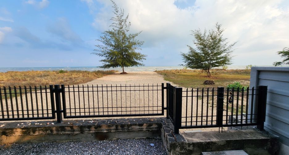 For sale 3 bedrooms house in Mueang Prachuap Khiri Khan, Prachuap Khiri Khan