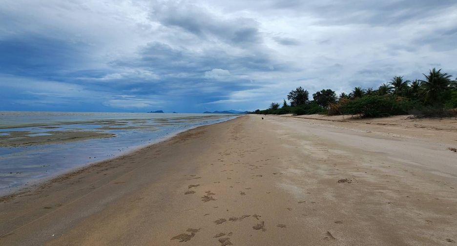 For sale 3 bedrooms house in Mueang Prachuap Khiri Khan, Prachuap Khiri Khan