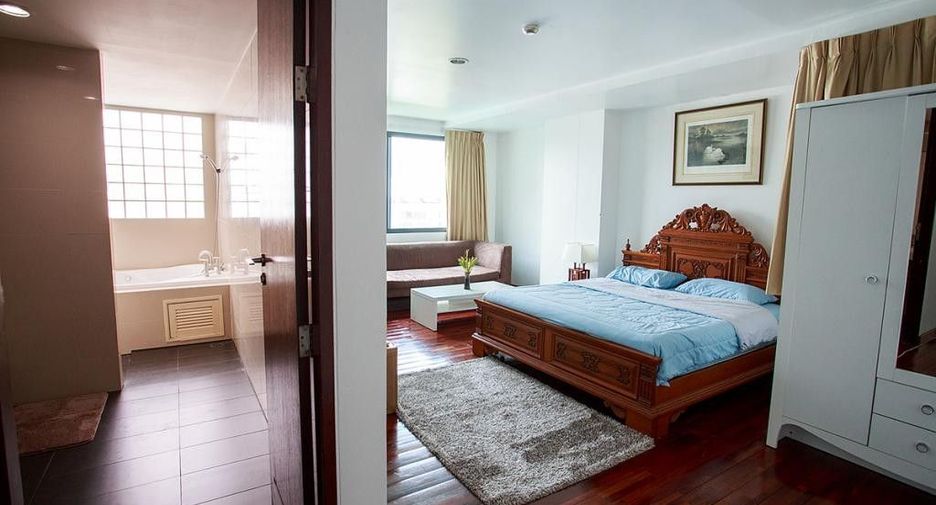 For sale and for rent 3 bedrooms condo in Watthana, Bangkok