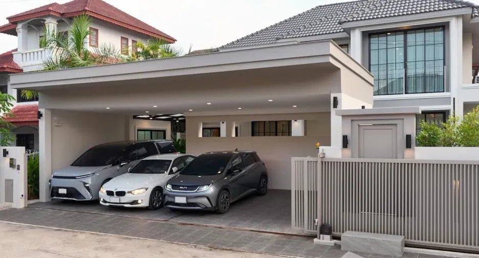 For sale 5 bedrooms house in Mueang Chiang Mai, Chiang Mai