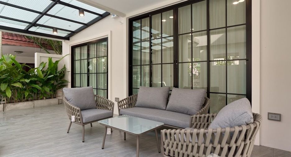 For sale 5 bedrooms house in Mueang Chiang Mai, Chiang Mai