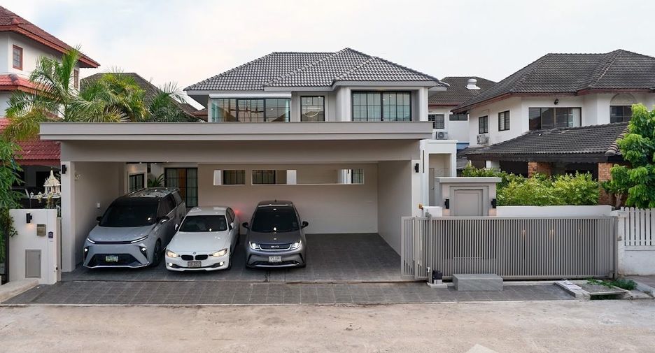 For sale 5 bedrooms house in Mueang Chiang Mai, Chiang Mai