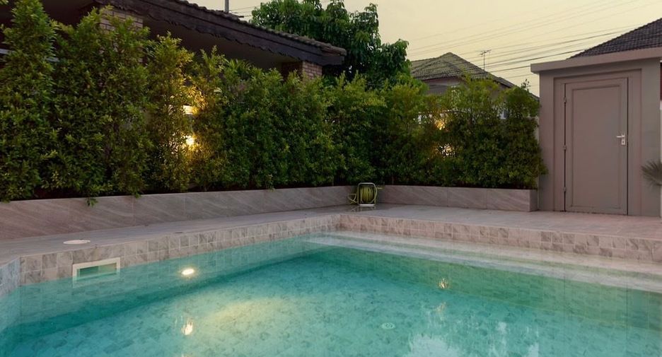 For sale 5 bedrooms house in Mueang Chiang Mai, Chiang Mai