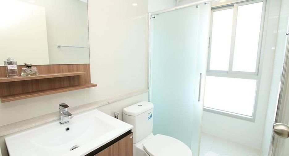 À vendre et à louer 2 chambres condo à Yan Nawa, Bangkok