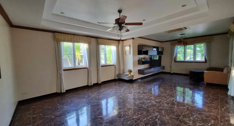 For sale 5 ベッドルーム villa in Pran Buri, Prachuap Khiri Khan