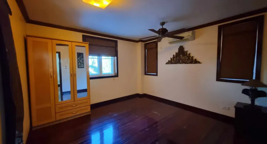 For sale 5 bedrooms villa in Pran Buri, Prachuap Khiri Khan