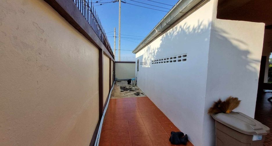 For sale 5 bedrooms villa in Pran Buri, Prachuap Khiri Khan