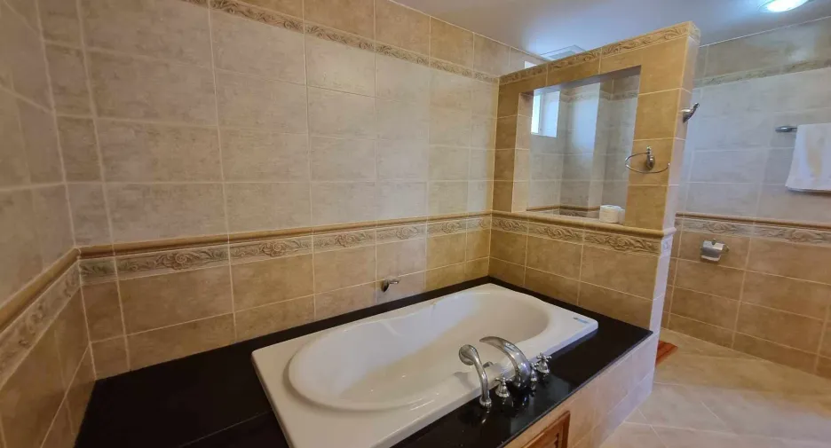 For sale 5 ベッドルーム villa in Pran Buri, Prachuap Khiri Khan