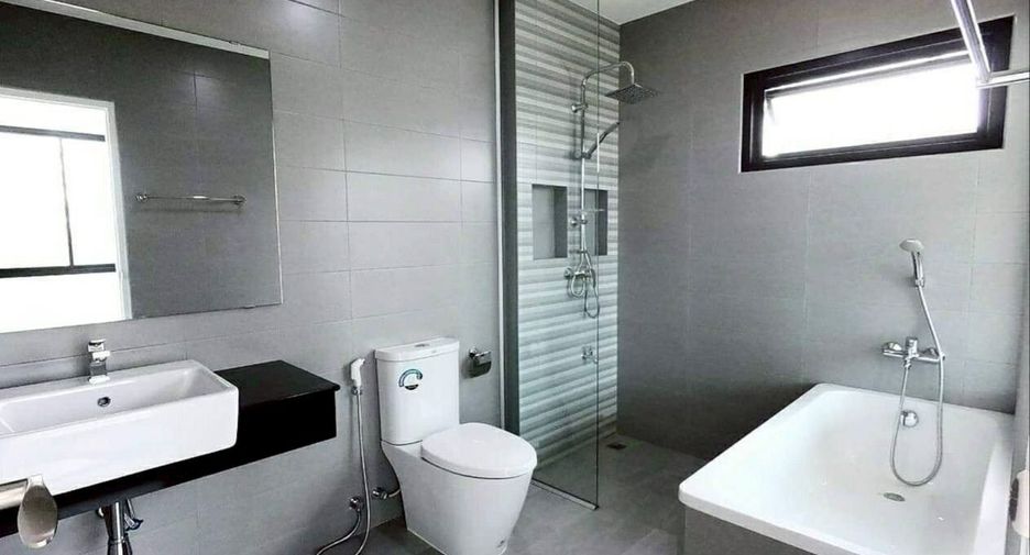 For sale and for rent 3 bedrooms townhouse in Mueang Chiang Mai, Chiang Mai